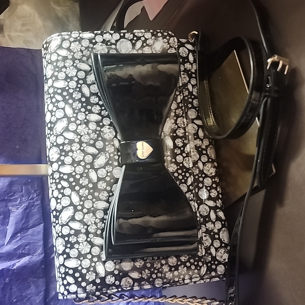 Betsey Johnson Diamonds Are A Girls Best Friend Crossbody EUC - Picture 8 of 8